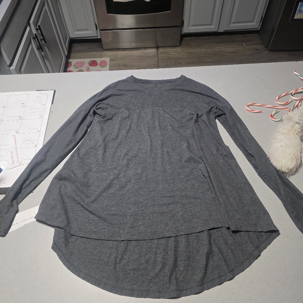 Lululemon longsleeve p2p 18.5 size 6-8
